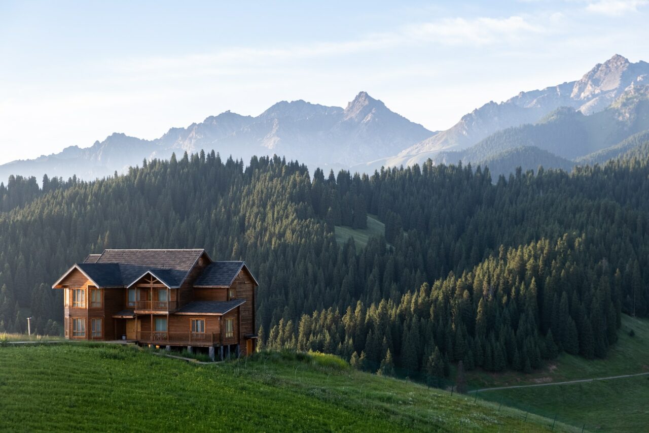 Wooden cabin in mountains - Montana