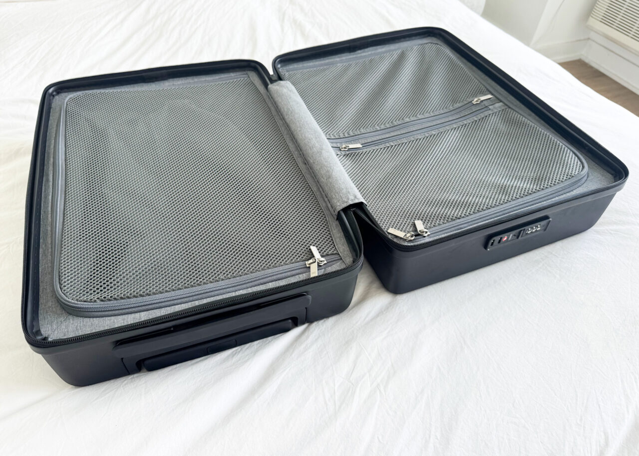 Level8 Luminous Textured carry on interior