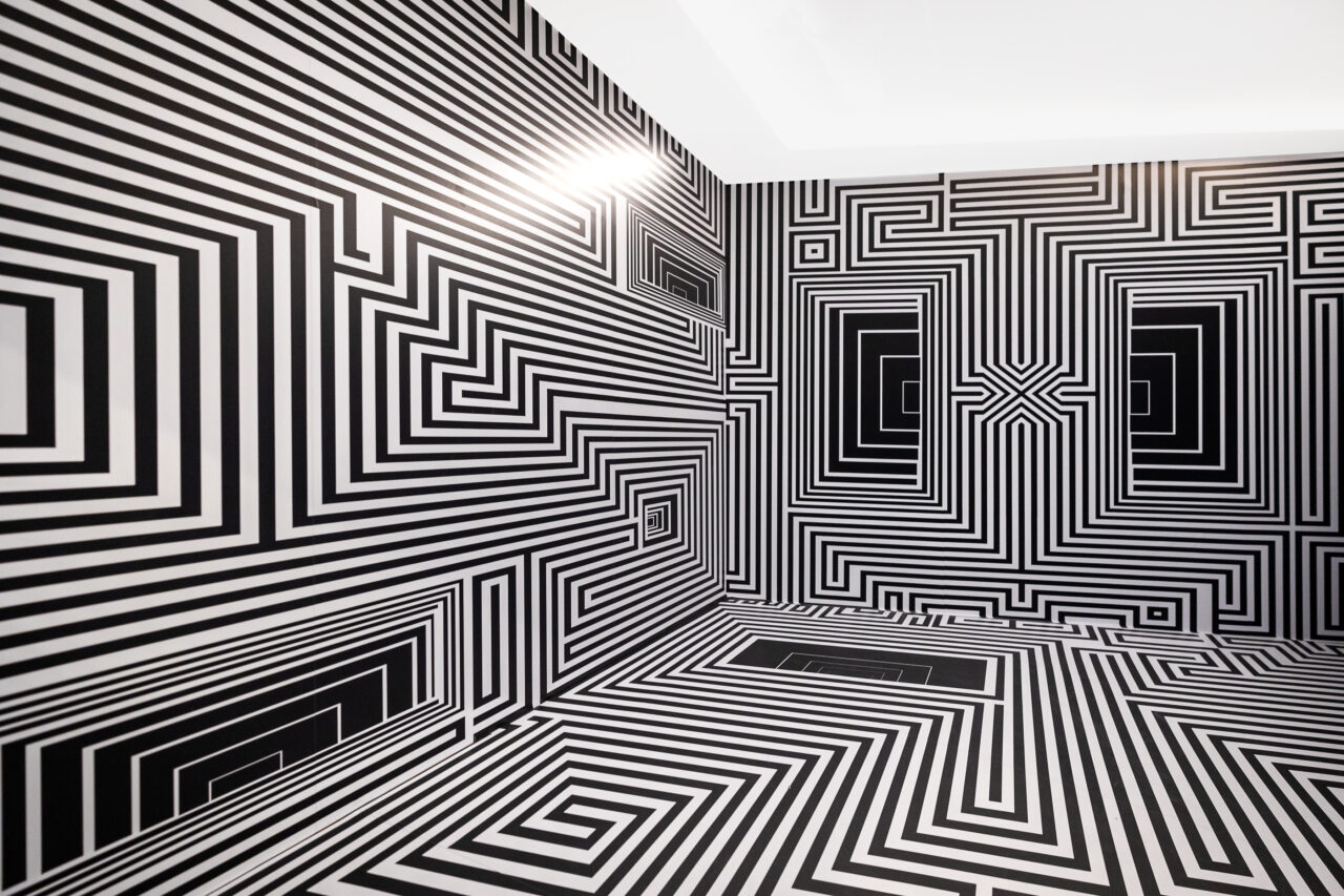 Twist Museum black and white immersive exhibit